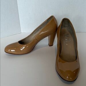 AGL ATTILIO GUISTI LEOMBRUNI 38.5 EU - 8 US Nude Patent Leather Pumps 3" Heels